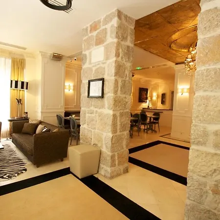 Hotel De Monaco 3*